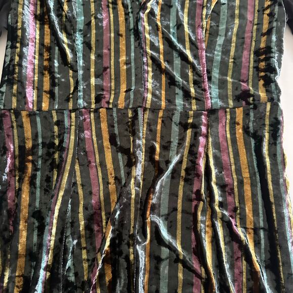 Romeo + Juliet
Crushed Velvet Dress with Sheer Back and Incredible Detail - Picture 11 of 15